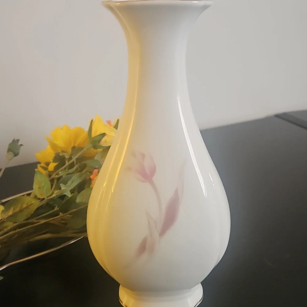 Vintage China Tulip Ceramic Vase 9